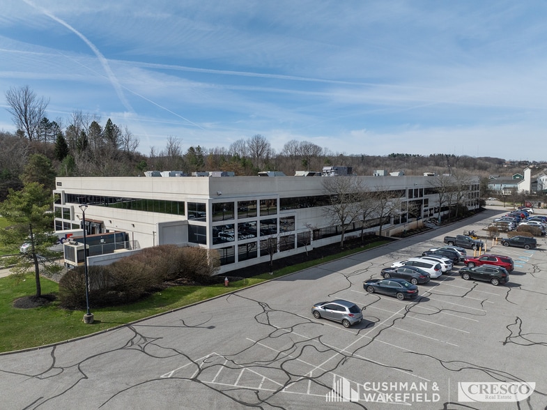 8333 Rockside Rd, Valley View, OH for lease - Building Photo - Image 2 of 6