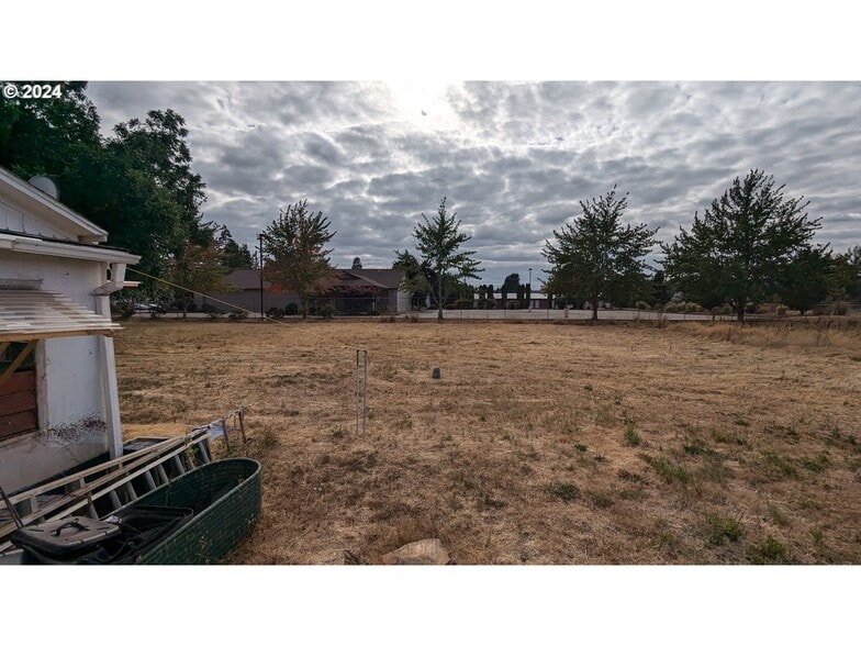 819 W Main St, Sheridan, OR for sale - Building Photo - Image 2 of 6