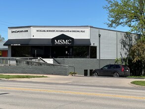 2711 Grand Ave, Des Moines, IA for lease Building Photo- Image 1 of 12