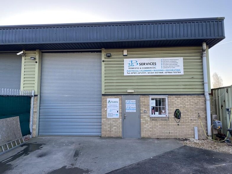 1-4 Gloucester Rd, Newent for lease - Building Photo - Image 1 of 1