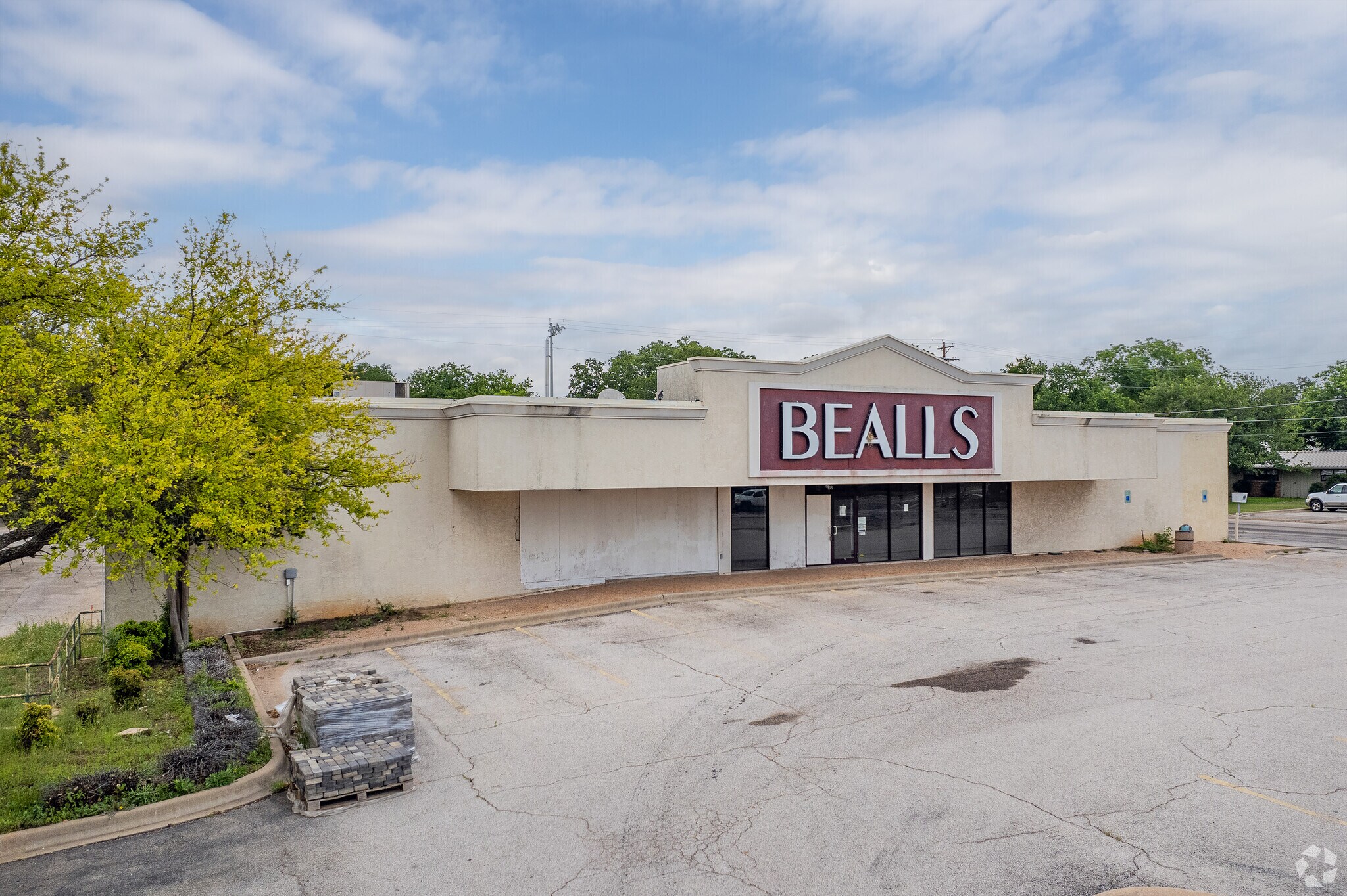 118 E Polk St, TX 78611 Retail for Sale