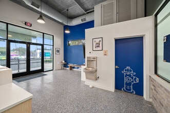 2909 Fountain View Dr, Houston, TX for lease Interior Photo- Image 2 of 12