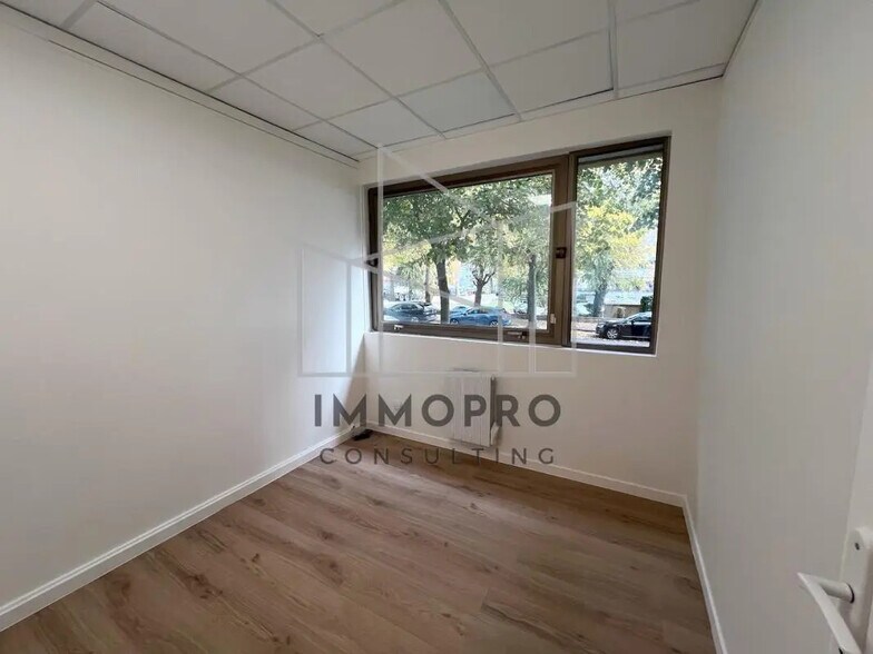 Office in Rouen for sale - Building Photo - Image 3 of 4