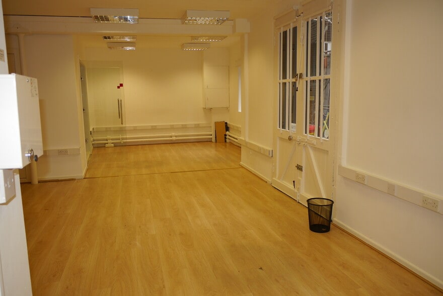 11 Jew St, Brighton for lease - Building Photo - Image 3 of 4