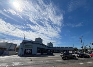 303-317 Lincoln Blvd, Venice, CA for lease Building Photo- Image 1 of 8