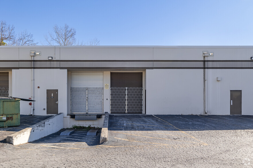 2700 Northeast Expy, Atlanta, GA for lease - Building Photo - Image 3 of 8