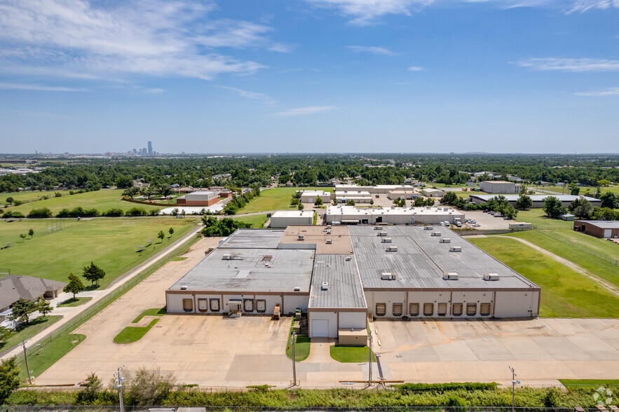 4249 SW 29th St, Oklahoma City, OK for lease - Building Photo - Image 3 of 12