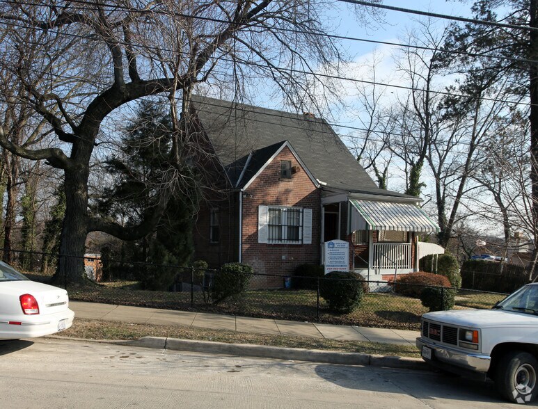 17 Mississippi Ave SE, Washington, DC 20032