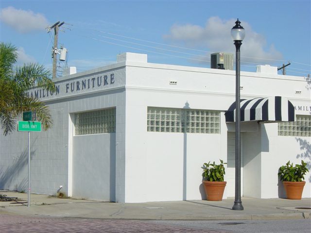 901-905 N Dixie Hwy, West Palm Beach, FL for lease - Building Photo - Image 1 of 3