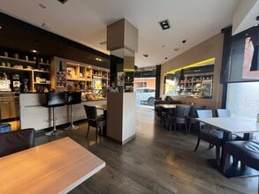 Retail in Igualada, Barcelona for lease Interior Photo- Image 2 of 7