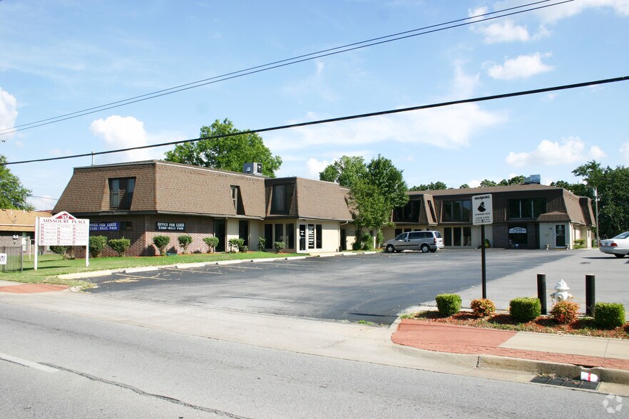 512 E 32nd St, Joplin, MO for lease - Primary Photo - Image 1 of 1