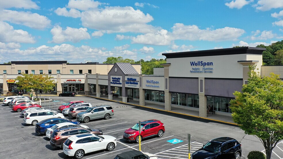 2081 Springwood Rd, York, PA 17403 Queensgate Shopping Center