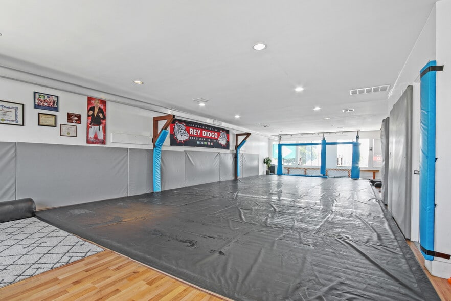 12923 Venice Blvd, Los Angeles, CA for sale - Interior Photo - Image 2 of 14