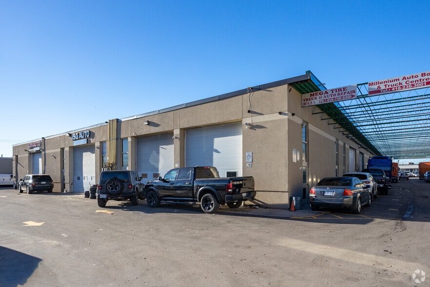 1770-1778 Albion Rd, Toronto, ON for lease - Building Photo - Image 2 of 4