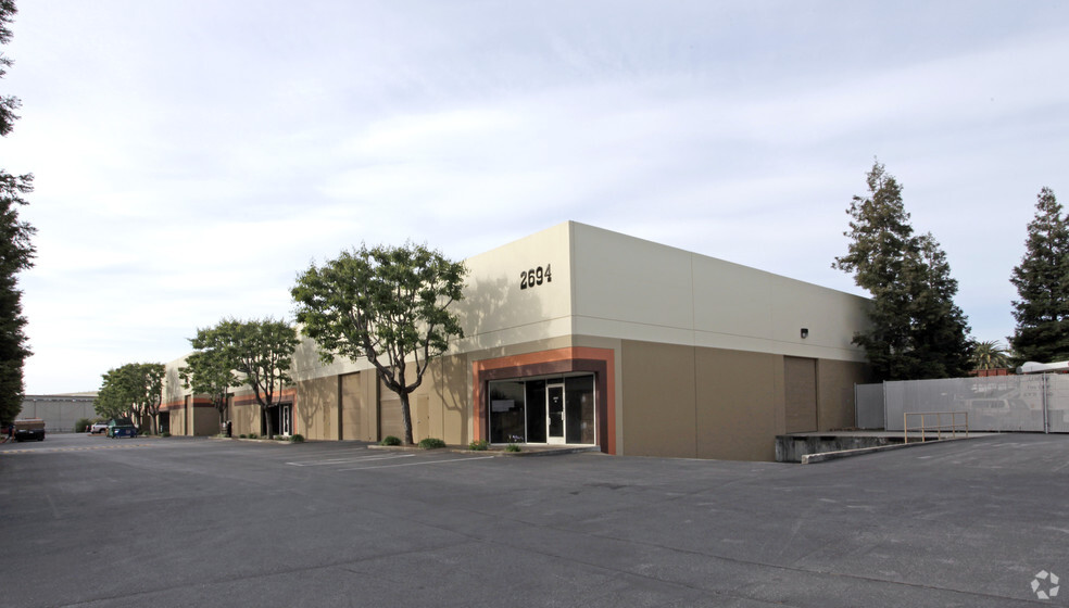 2682 Middlefield Rd, Redwood City, CA for lease - Building Photo - Image 2 of 8