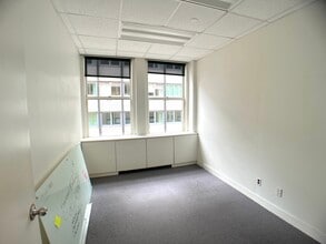 11 Hanover Sq, New York, NY for lease Interior Photo- Image 2 of 6