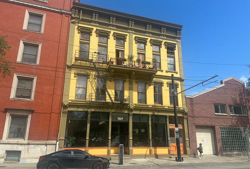 1222-1224 Race St, Cincinnati, OH for lease - Building Photo - Image 1 of 2