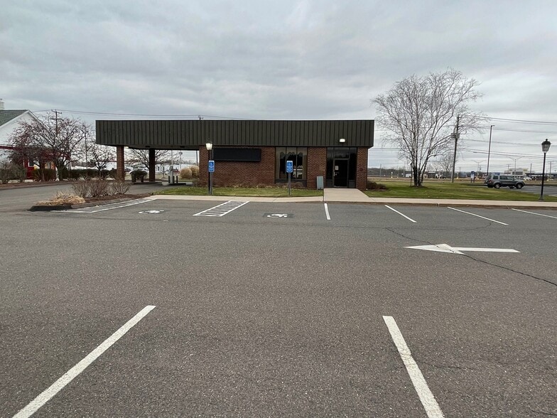 6 National Dr, Windsor Locks, CT for lease - Building Photo - Image 2 of 10