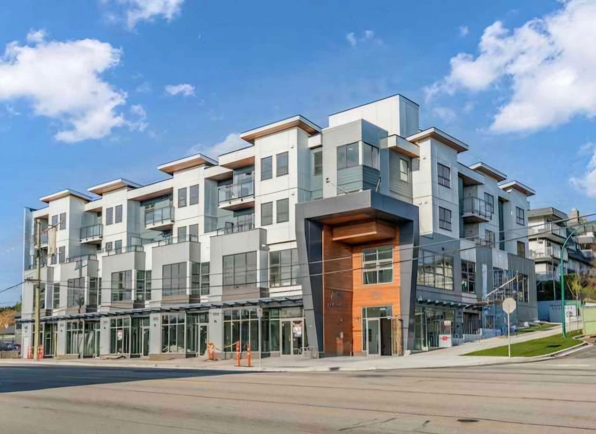 5535 Hastings St, Burnaby, BC for lease Primary Photo- Image 1 of 34