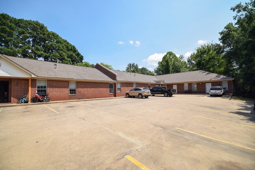 1839 Tyler St, Conway, AR for sale - Building Photo - Image 3 of 8