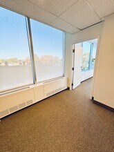 2-14 Boul Désaulniers, Saint-lambert, QC for lease Interior Photo- Image 2 of 4