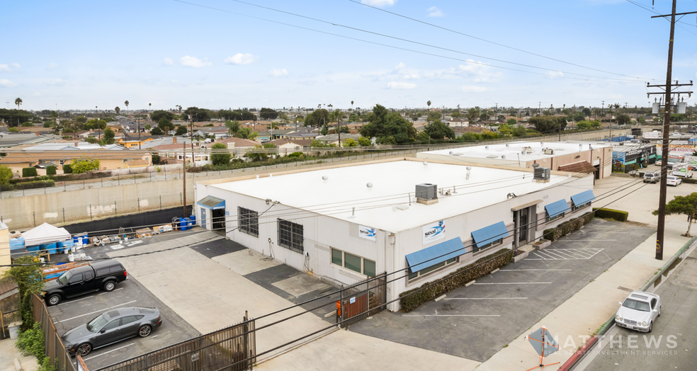 13214 Crenshaw Blvd, Gardena, CA for lease - Primary Photo - Image 3 of 15