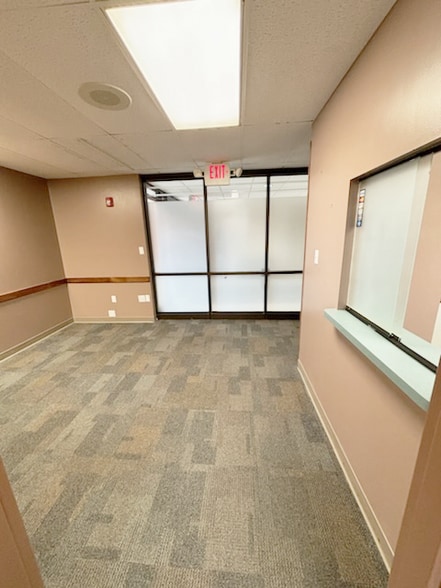 6789 Ridge Rd, Parma, OH for lease - Building Photo - Image 3 of 8
