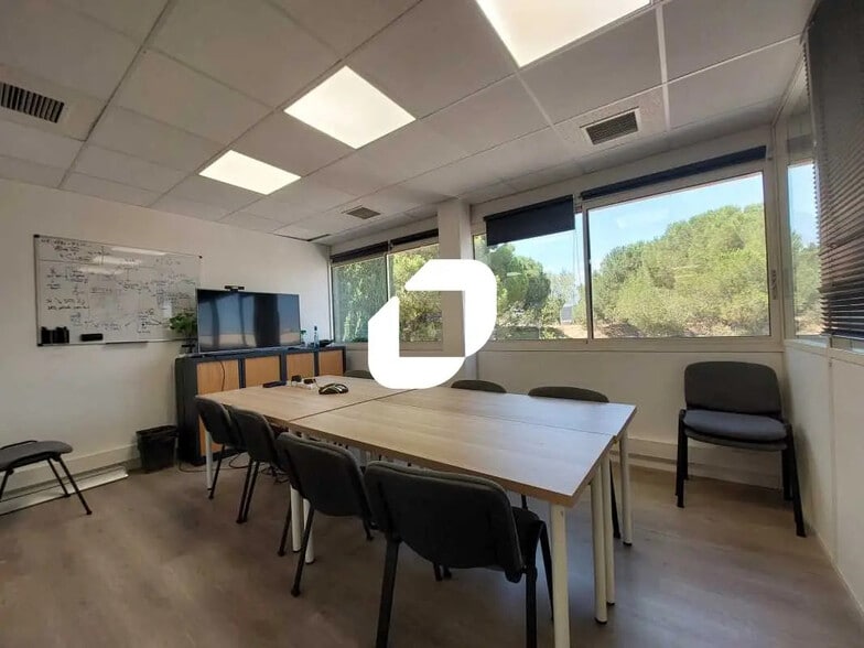 Office in Baillargues for lease - Building Photo - Image 1 of 16