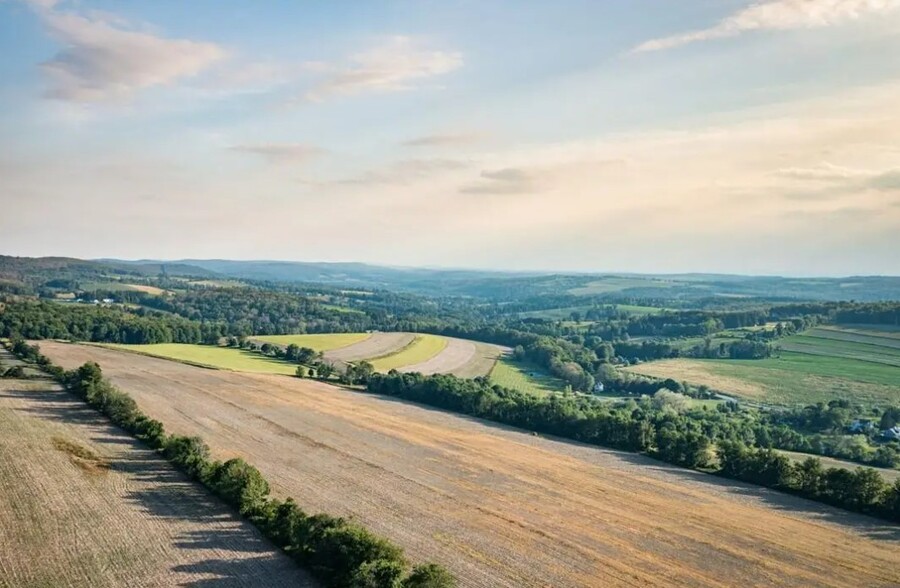 5 Homestead Farm Ln, Millerton, NY for sale - Building Photo - Image 2 of 10