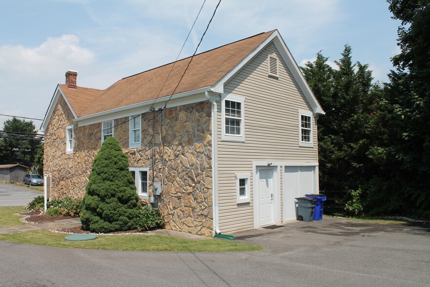 15927 Frederick Rd, Woodbine, MD for sale - Building Photo - Image 1 of 1