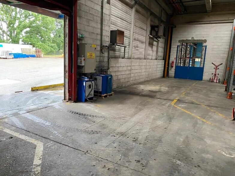 Industrial in Épernon for lease - Interior Photo - Image 3 of 5