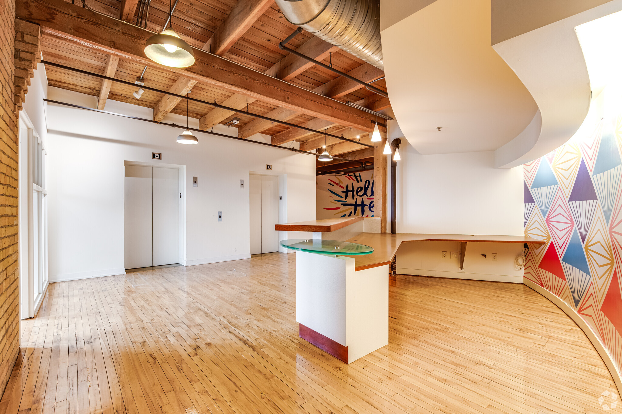 615 NE 1st Ave, Minneapolis, MN for lease Interior Photo- Image 1 of 12