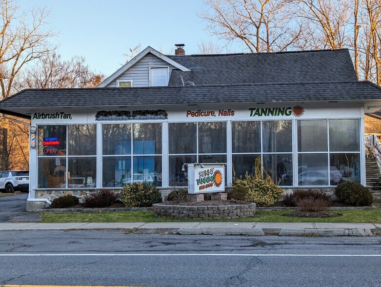 94 N Chestnut St, New Paltz, NY for sale - Primary Photo - Image 1 of 1