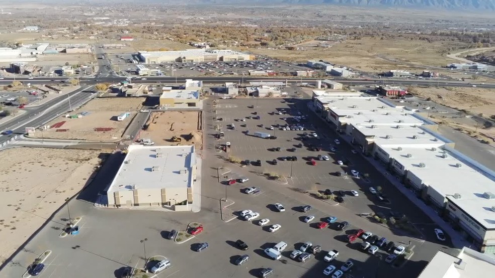 7820 Enchanted Hills NE, Bernalillo, NM for lease - Commercial Listing Video - Image 2 of 37