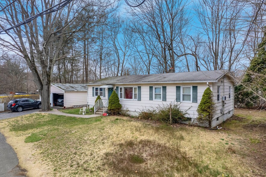 NAUGATUCK SINGLE FAMILY PACKAGE portfolio of 5 properties for sale on LoopNet.com - Building Photo - Image 3 of 67