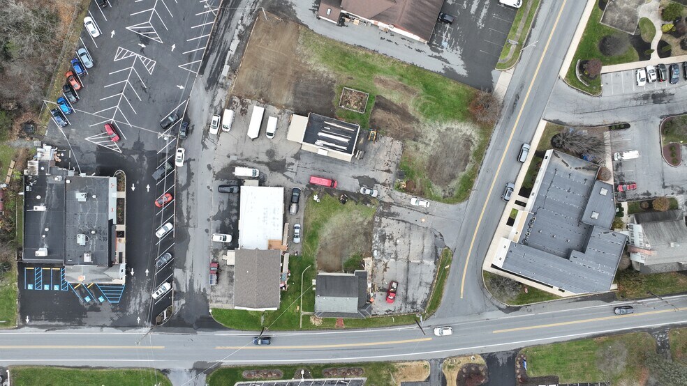 4041-4045 William Penn Hwy, Easton, PA for sale - Building Photo - Image 2 of 10