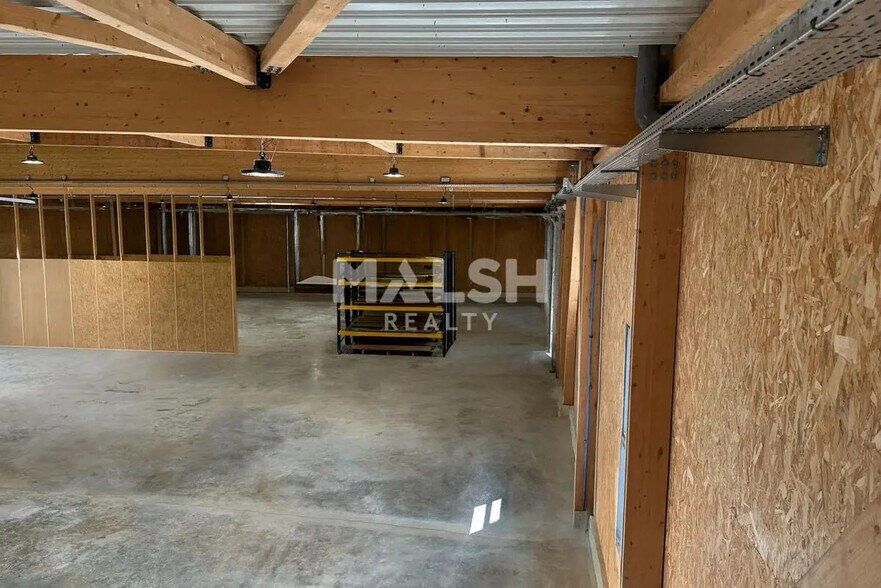 Flex in Saint-Clair-de-la-Tour for sale - Building Photo - Image 1 of 12