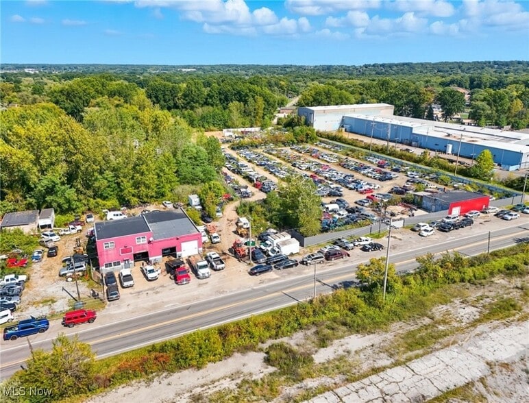 1775 Main St, Niles, OH for sale - Building Photo - Image 3 of 31
