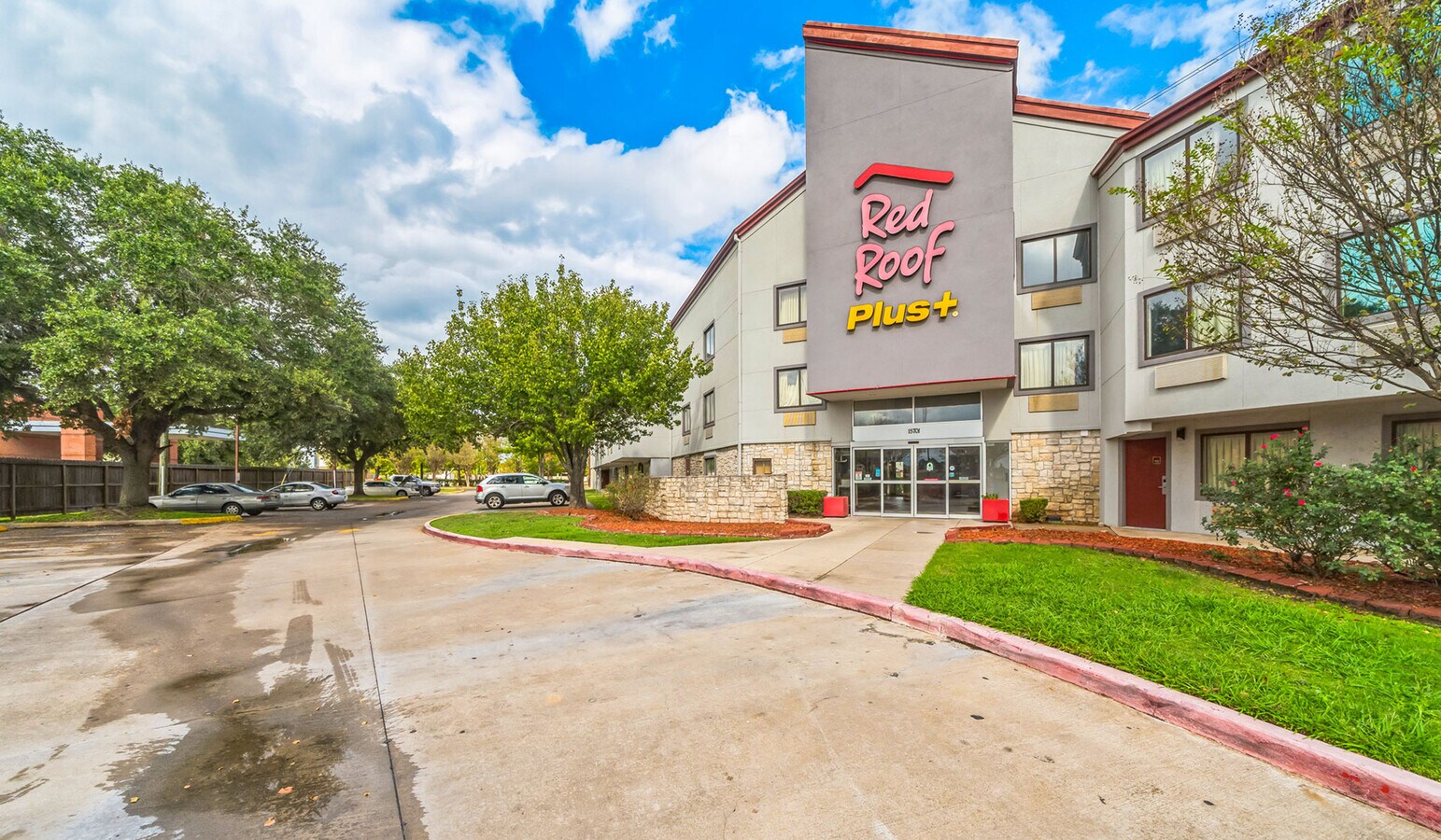 15701 Park Ten Pl, Houston, TX 77084