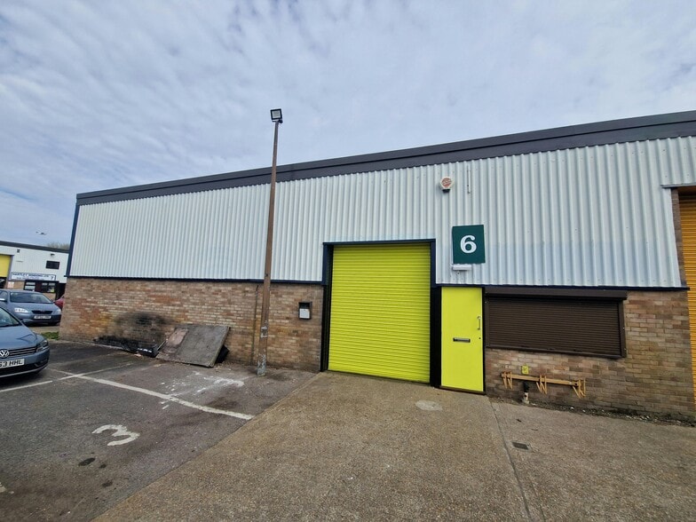 Limberline Spur, Portsmouth for lease - Building Photo - Image 1 of 4