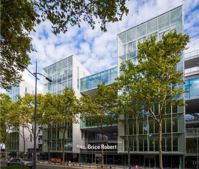 Office in Villeurbanne for lease - Building Photo - Image 1 of 10