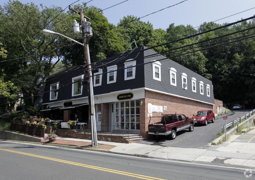 128-134 Main St, Cold Spring Harbor, NY for sale - Primary Photo - Image 1 of 1