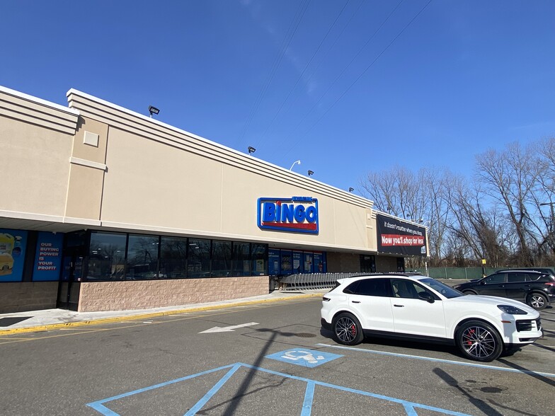 603 Burnside Ave, Inwood, NY for lease - Building Photo - Image 2 of 6