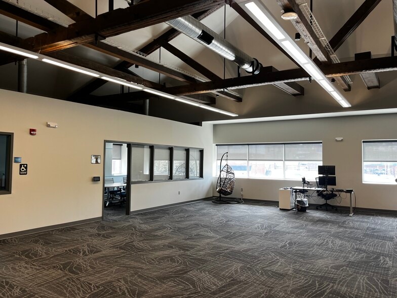 142 W Main St, Uniontown, PA for lease - Building Photo - Image 3 of 11