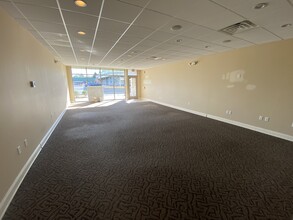 942 White Plains Rd, Trumbull, CT for lease Interior Photo- Image 2 of 3