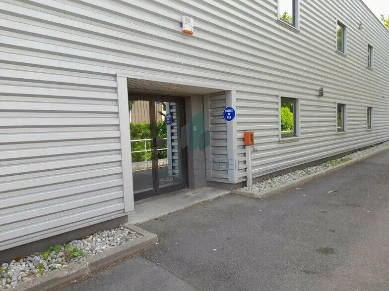 Flex in Domont for lease - Building Photo - Image 3 of 6