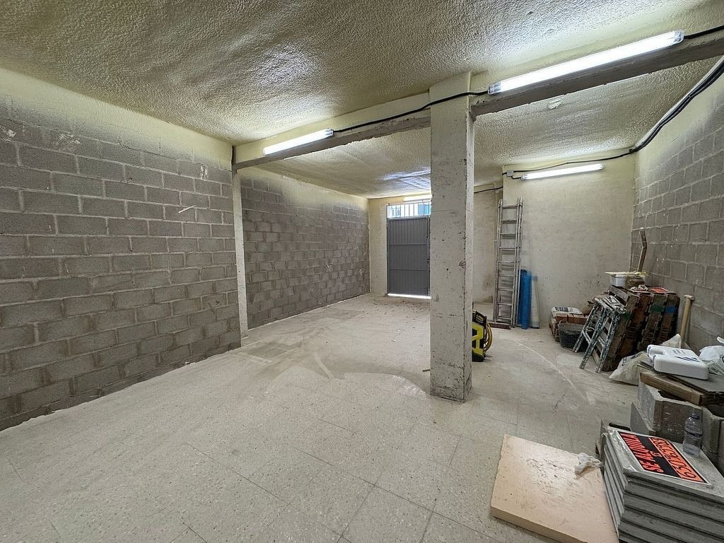 Retail in Alcobendas, Madrid for lease Interior Photo- Image 1 of 6