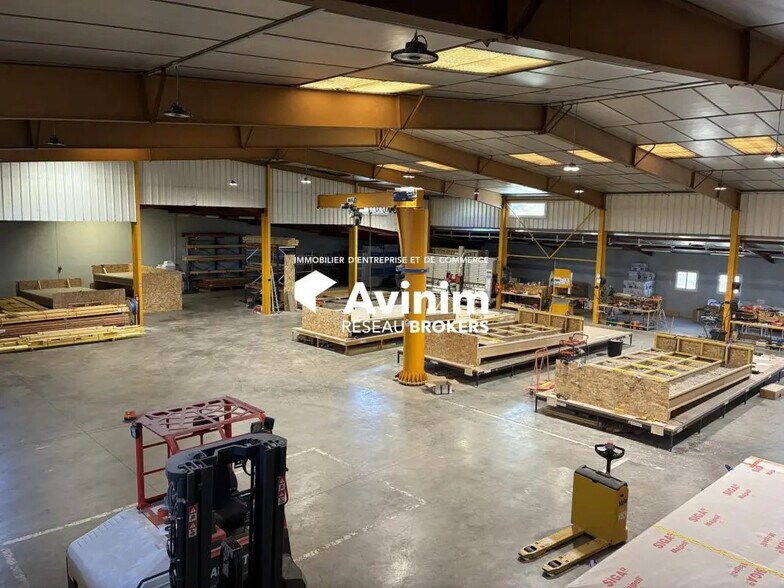 Industrial in Miramas for lease - Interior Photo - Image 1 of 8