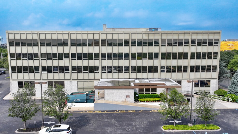 900 Merchants Concourse, Westbury, NY for sale - Building Photo - Image 3 of 11