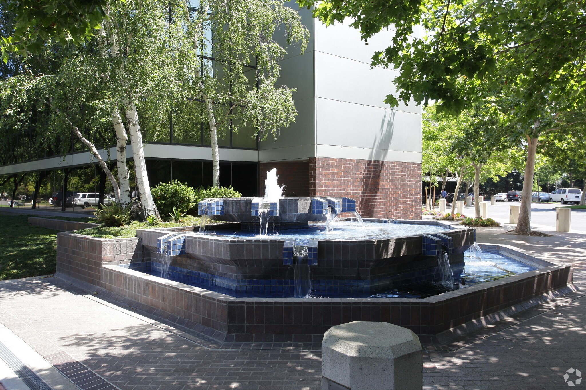 1425 River Park Dr, Sacramento, CA 95815 Point West Corporate Plaza 1